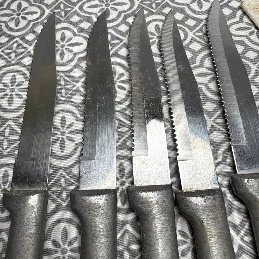 Rada 5 Knives Serrated & 1 Pealer Stainless Steel USA Made Silver. Aunts Estate.